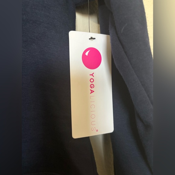 NWT- Yogalicious Dark Navy Sweathsirt. Size Medium. High neck - Picture 3 of 7